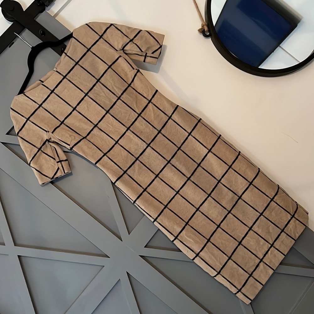 EUC Zara window pane midi dress